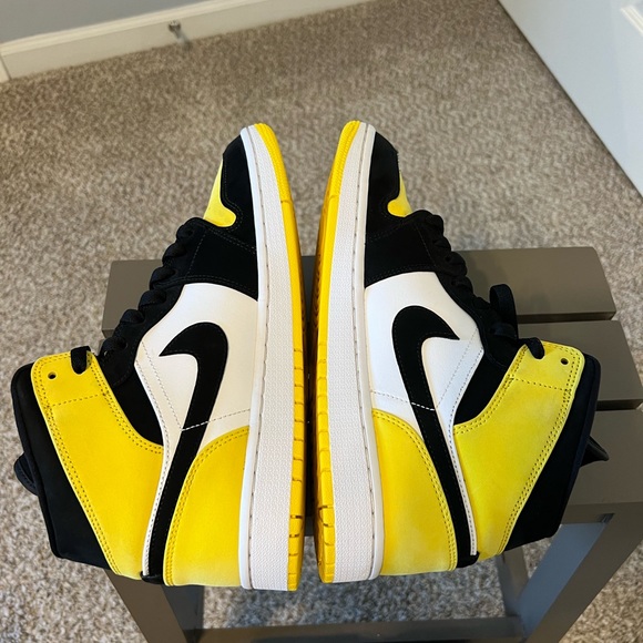 AIR JORDAN 1 MID SE 'YELLOW TOE' - Picture 5 of 10